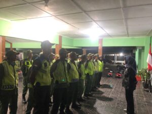 Linmas Sumbersari Membantu Pengamanan Takbir Keliling