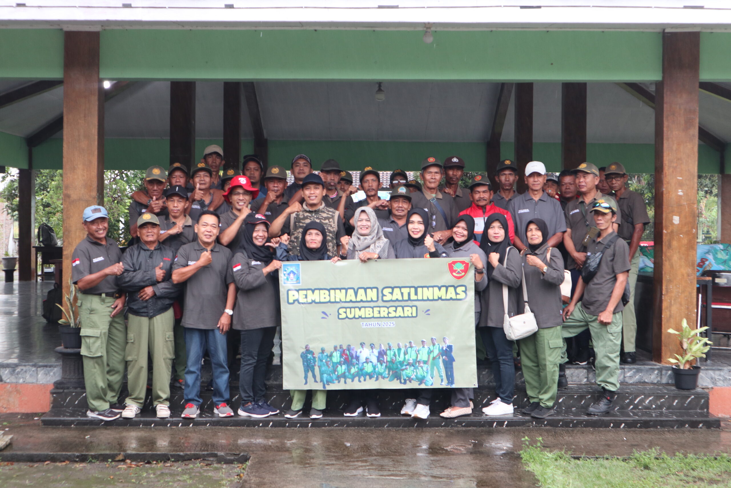 Pemkal Sumbersari Gelar Pembinaan Satlinmas