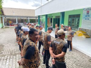 Pemkal Sumbersari Gelar Peringatan Hari Desa Nasional Dengan Jalan Sehat dan Kerja Bakti