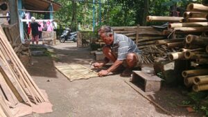 Pengrajin Kandang Ayam Bambu Misja Maja Utama, Inspirasi Ekonomi Keluarga di Sleman