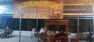 Lapak UMKM BUMKal Amanah Berdikari Hidupkan Suasana Malam Lebih Semarak